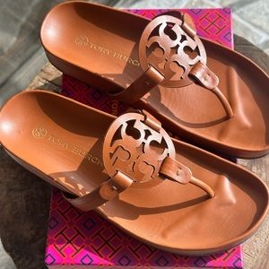 TORY BURCH MILLER CLOUD WOMENS SANDALS - MIELE / MIELE  SIZE - 8.5